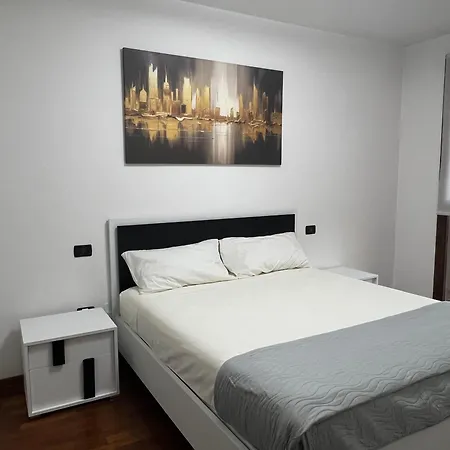 Apartamento Domus Estense Parcheggio Gratuito No Ztl Centro A 5 Minuti A Piedi